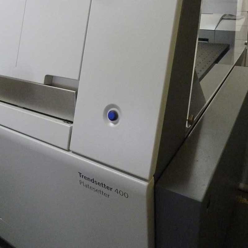 Machine Trendsetter 400 utilisée pour la gravure des plaques